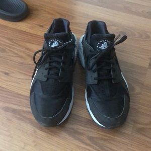 WMNS AIR HUARACHE RUN